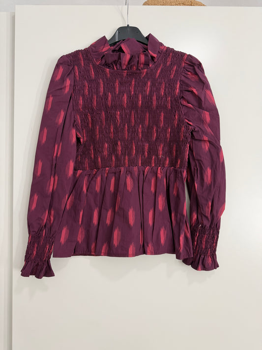 Camisa manchas difuminadas con cuerpo fruncido