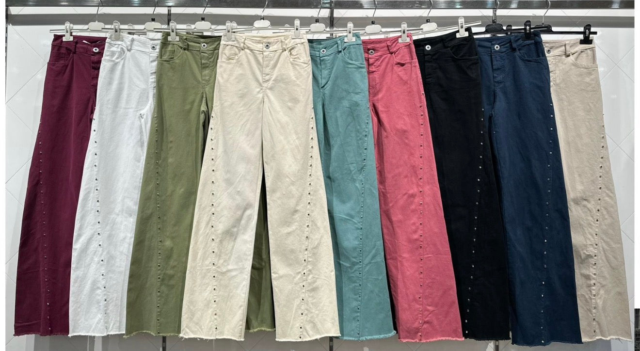Pantalón vaquero tachas