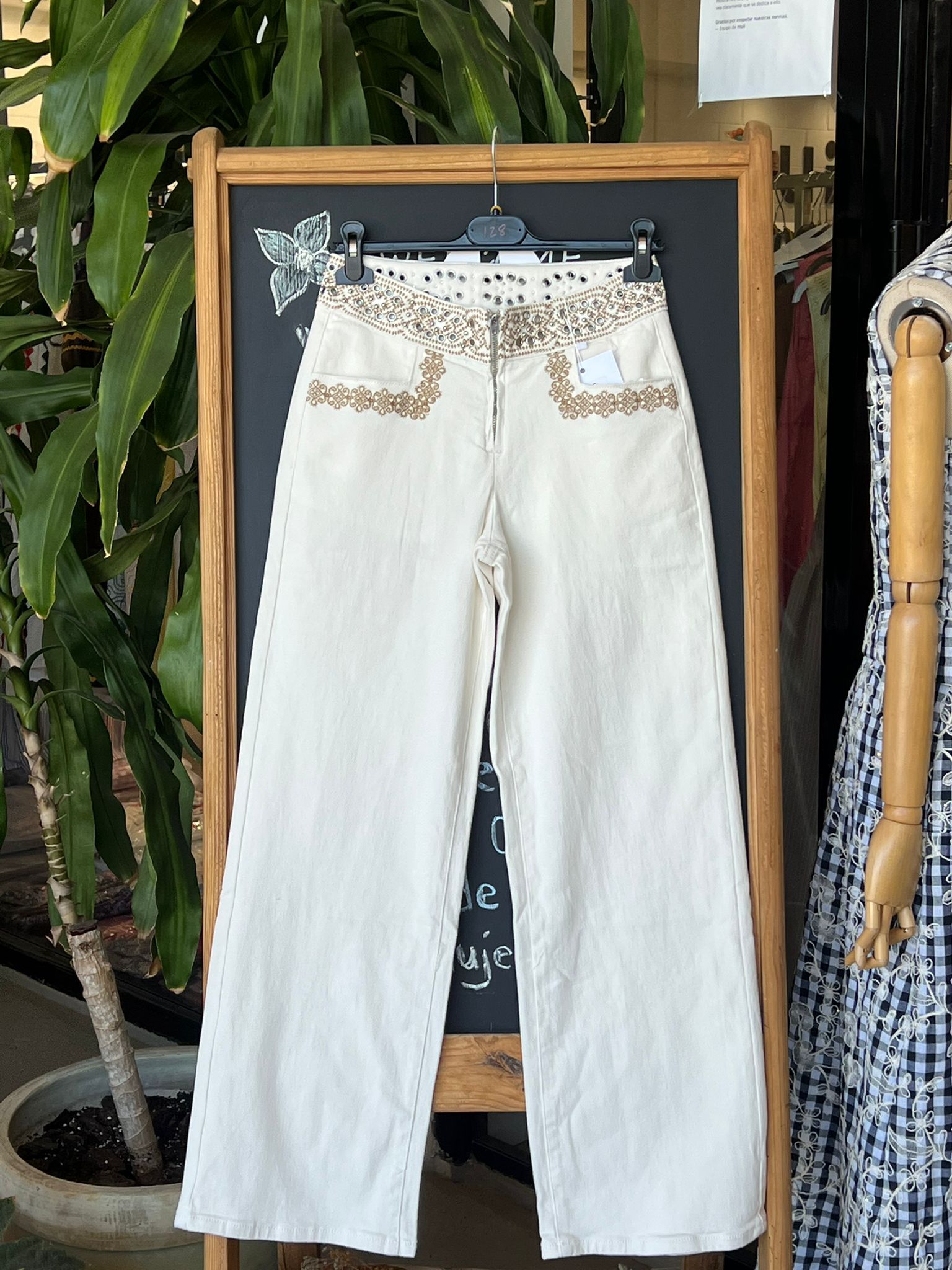 Pantalón abalorios